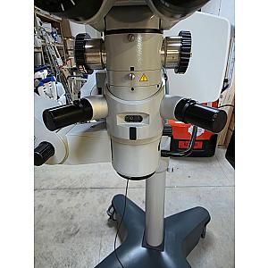 Microscópio OPMI LUMERA T
